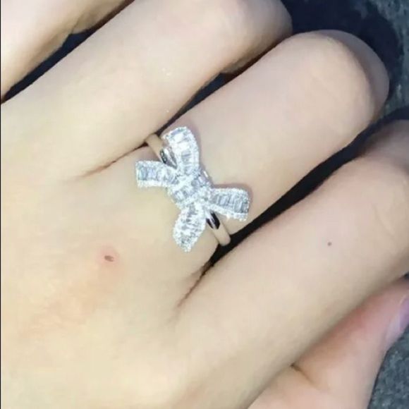 bow wedding ring - Picture 4 of 6